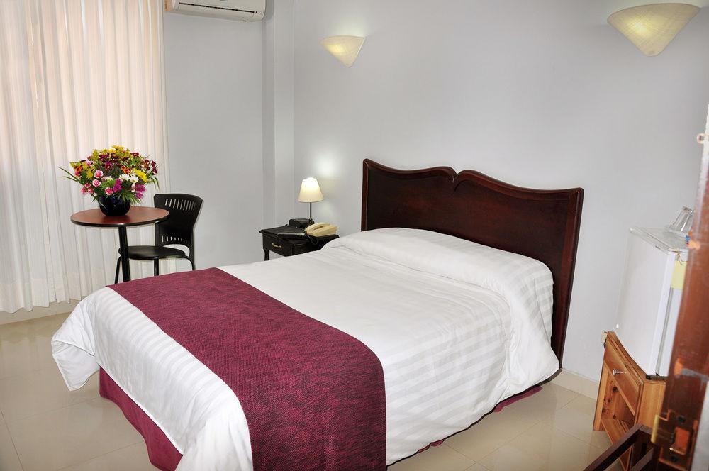 Hotel La Riviera Санта-Марта Экстерьер фото